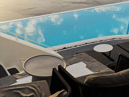 Cosmopolitan Suites