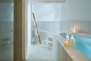 Cosmopolitan Suites