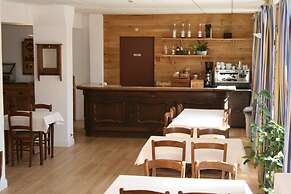 Adonis Hotel Le Chastellan