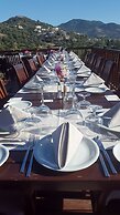 4Reasons Hotel And Bistro
