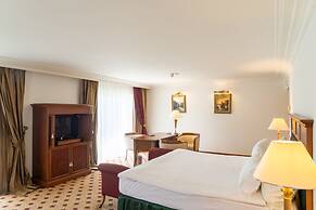 IC Hotels Airport