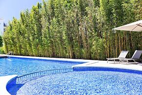 Hotel Aimia