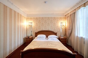 Hotel Zvezda