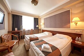 Hotel Zvezda