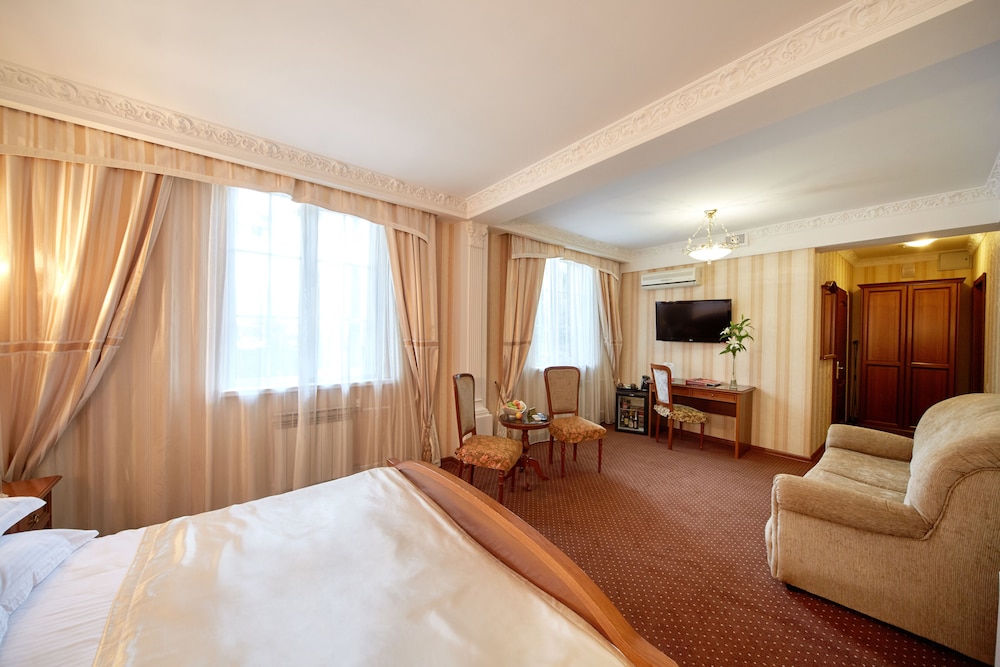 Hotel Zvezda