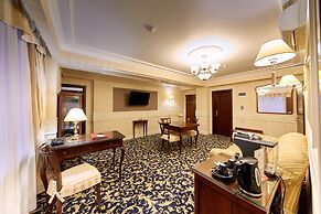 Hotel Zvezda
