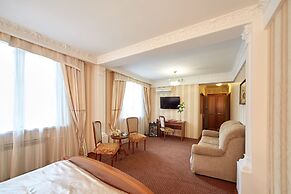 Hotel Zvezda