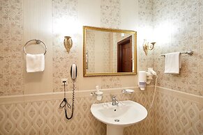 Hotel Zvezda