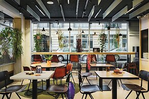 Moxy Paris Bastille France