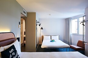 Moxy Paris Bastille France