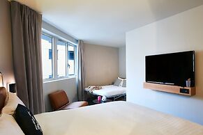 Moxy Paris Bastille France