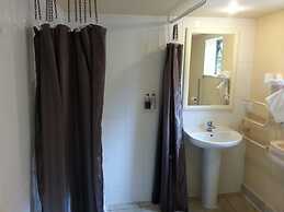 New Castle Motor Lodge