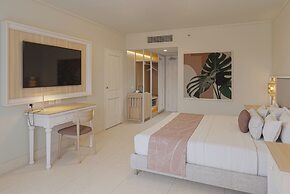 Wyndham Alltra Punta Cana All-Inclusive Resort