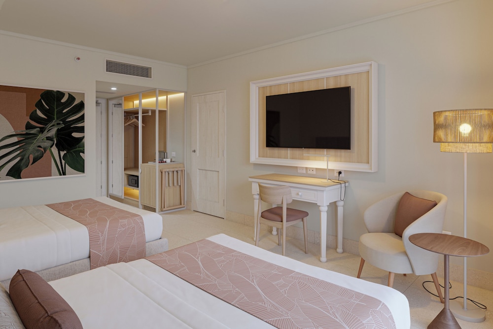 Wyndham Alltra Punta Cana All-Inclusive Resort