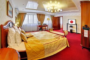 Yuzhniy Hotel