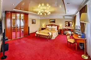 Yuzhniy Hotel