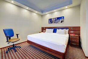 Yuzhniy Hotel