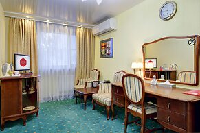 Yuzhniy Hotel