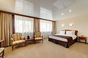 Yuzhniy Hotel