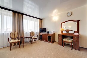 Yuzhniy Hotel