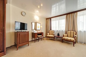 Yuzhniy Hotel