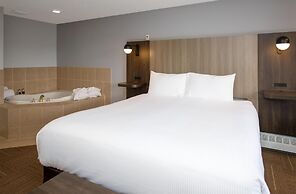 Coast Hinton Hotel