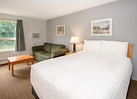 Coast Hinton Hotel