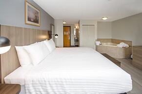 Coast Hinton Hotel