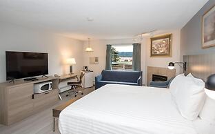 Coast Hinton Hotel