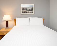 Coast Hinton Hotel