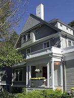 North Bridge Inn