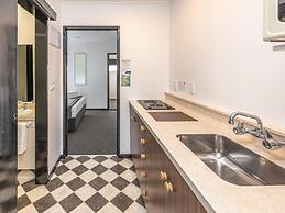 Burwood Manor Motel