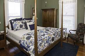 Pecan Tree Inn
