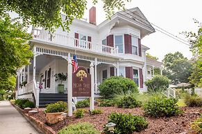 Pecan Tree Inn