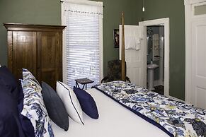 Pecan Tree Inn