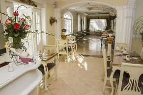 Eugenia Hotel