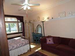 Downtown Bed and Breakfast