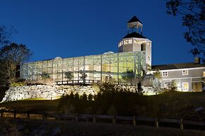 Steele Hill Resorts