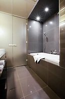 Old Town Square Residence by Emblem