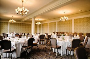 Macdonald Forest Hills Hotel & Spa