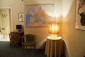 Adrian Hotel