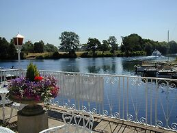 Warren Lodge Hotel