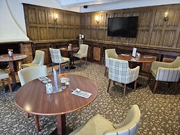 Warren Lodge Hotel