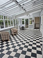 Warren Lodge Hotel