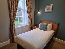 Warren Lodge Hotel
