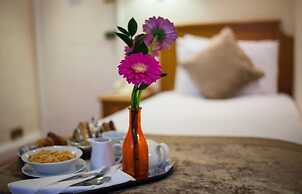 Warren Lodge Hotel