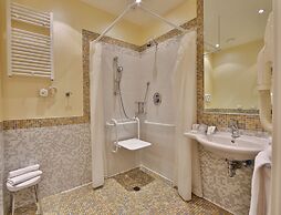 Crowne Plaza Venice East by IHG