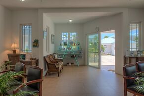Shoal Bay Villas