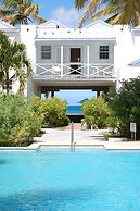 Shoal Bay Villas