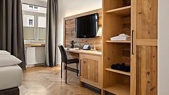 Alpen Hotel München